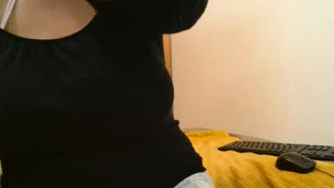 Snapshot of xxxbustybabe27x chatting on 06/03/26, 02:33 Ayanda online show from 06/03/26, 02:33