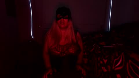 Snapshot of xxxenmascaradosxxx chatting on 03/19/26, 05:22 Parejahot69 online show from 03/19/26, 05:22