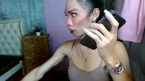 Snapshot of xxxfuckgirlyumsxxx chatting on 12/13/24, 09:35 Your Princess Yums online show from 12/13/24, 09:35