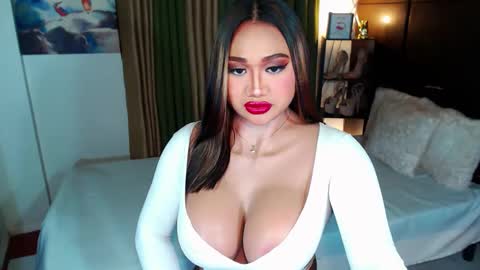 OLIVIA online show from 01/13/25, 02:42