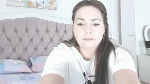 Elvira online show from 04/13/26, 05:46