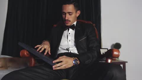 Snapshot of xxxhome_alonexxx chatting on 02/07/25, 07:38 Kev online show from 02/07/25, 07:38