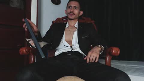 Snapshot of xxxhome_alonexxx chatting on 02/07/25, 10:41 Kev online show from 02/07/25, 10:41