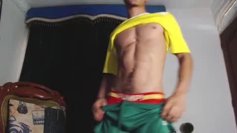 Snapshot of xxxhome_alonexxx chatting on 02/20/25, 08:03 Kev online show from 02/20/25, 08:03