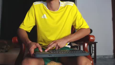 Snapshot of xxxhome_alonexxx chatting on 02/20/25, 11:10 Kev online show from 02/20/25, 11:10