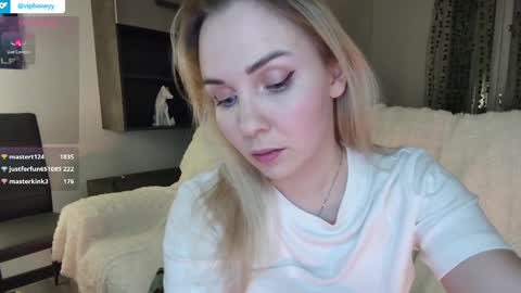 Snapshot of xxxhoneyxx chatting on 02/20/25, 03:34 Onlyfanz online show from 02/20/25, 03:34