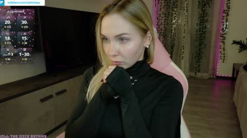 Snapshot of xxxhoneyxx chatting on 11/07/25, 11:49 Onlyfanz online show from 11/07/25, 11:49