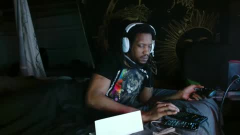 xxxjrstrokesxxx online show from 02/26/25, 01:52