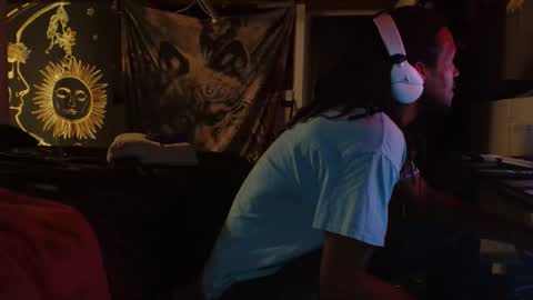 xxxjrstrokesxxx online show from 12/18/25, 02:39