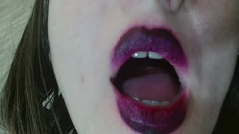 Lola online show from 01/05/25, 05:30