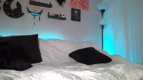 Lola online show from 09/13/25, 08:58