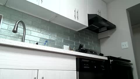 Lola online show from 11/22/25, 02:10