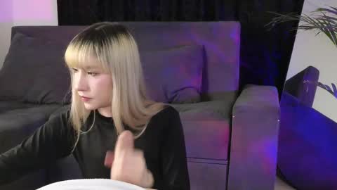 July and Fer online show from 10/04/25, 08:56