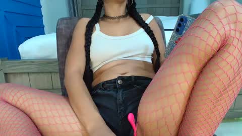 Lil Luna online show from 02/04/25, 10:24