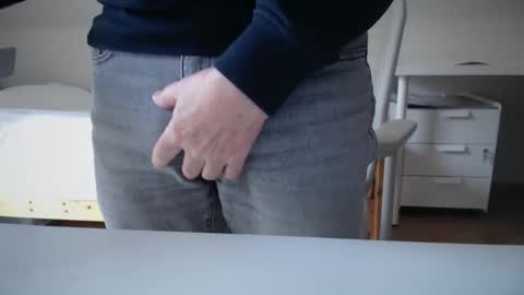 Snapshot of xxxxhardyxxxx chatting on 11/03/25, 01:12 xxxxhardyxxxx online show from 11/03/25, 01:12