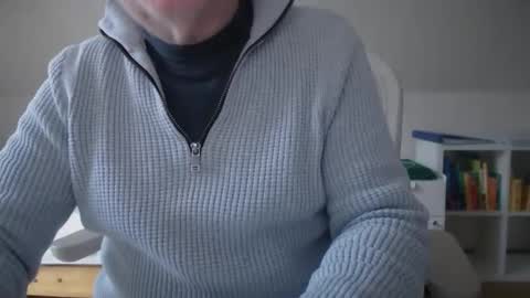 Snapshot of xxxxhardyxxxx chatting on 12/03/25, 11:52 xxxxhardyxxxx online show from 12/03/25, 11:52