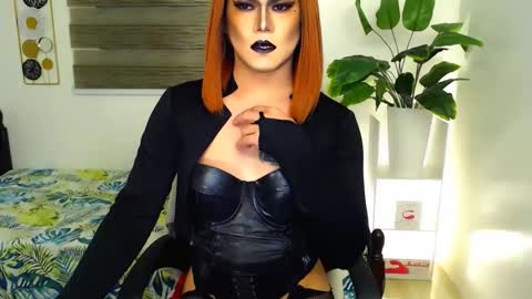 Snapshot of xyournightmarequeenx chatting on 06/04/26, 05:13 QueenMarina online show from 06/04/26, 05:13