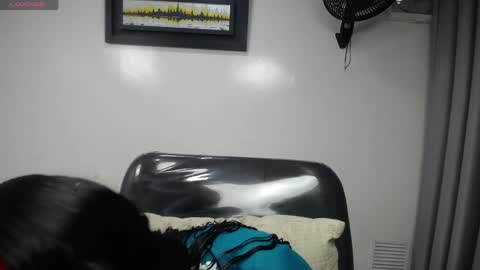 yazhini online show from 04/11/26, 11:36