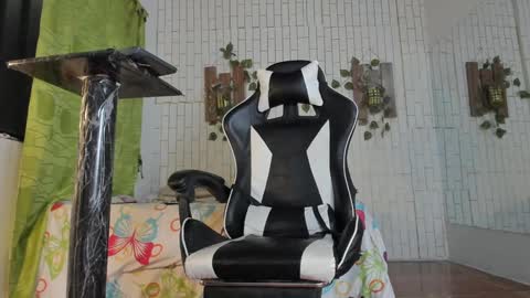 yacksson_lawrence online show from 01/27/25, 03:58