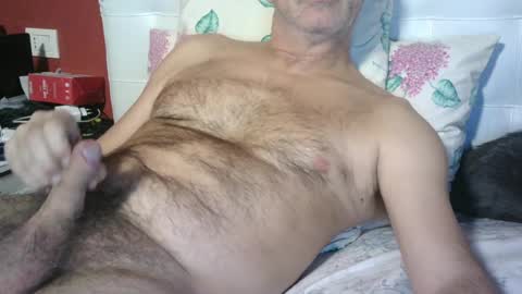 Snapshot of yahe2010 chatting on 12/30/24, 05:04 grillino online show from 12/30/24, 05:04