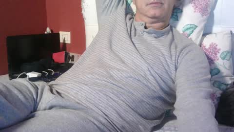 Snapshot of yahe2010 chatting on 01/31/25, 01:01 grillino online show from 01/31/25, 01:01