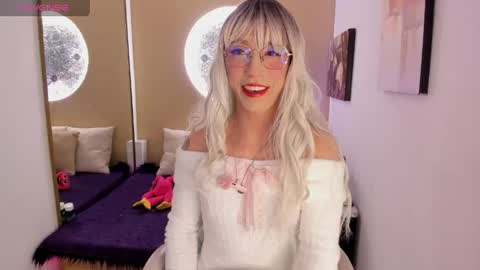 Snapshot of yakitai chatting on 05/15/26, 03:35 Yaki online show from 05/15/26, 03:35