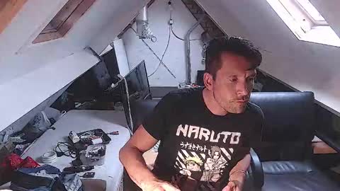 Snapshot of yallayalla1806 chatting on 09/20/25, 01:01 yallayalla1806 online show from 09/20/25, 01:01