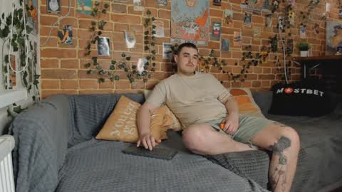 Snapshot of yami_yami_yami chatting on 12/15/24, 04:15 Mia and Andry online show from 12/15/24, 04:15