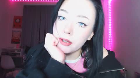 Yami online show from 11/18/25, 10:36