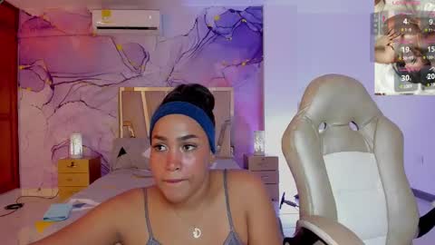 Snapshot of yamirawalker chatting on 09/08/25, 08:30 Naomi online show from 09/08/25, 08:30