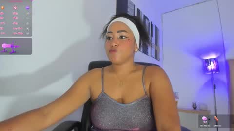 Snapshot of yamirawalker chatting on 10/18/25, 08:31 Naomi online show from 10/18/25, 08:31