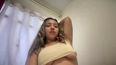 Snapshot of yamisiren4 chatting on 11/08/25, 09:46 Aura Kaiserr online show from 11/08/25, 09:46