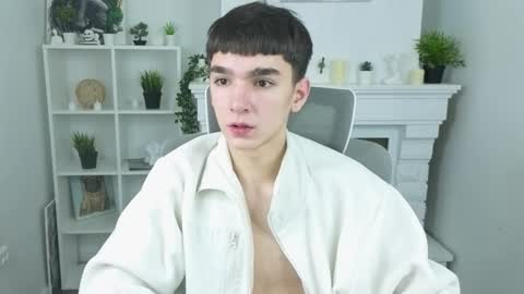 yamitwink online show from 11/08/25, 08:40