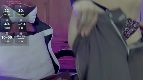 yan_nyan online show from 12/15/24, 04:51