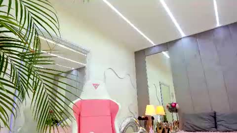 Snapshot of yana_miana chatting on 06/11/26, 06:44 Yana online show from 06/11/26, 06:44