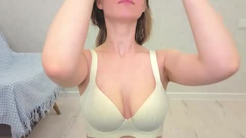 Yana  online show from 04/04/26, 11:35
