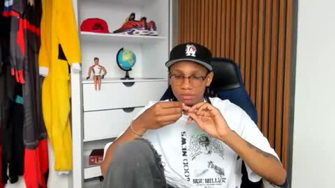 Snapshot of yandi_hot chatting on 02/18/26, 02:35 yandi_hot online show from 02/18/26, 02:35