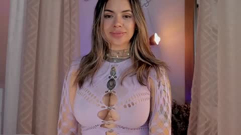 Snapshot of yandracelisoficial chatting on 12/17/24, 03:28 YANDRA CELIS online show from 12/17/24, 03:28