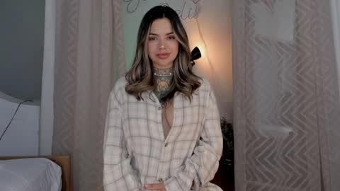 Snapshot of yandracelisoficial chatting on 12/20/24, 05:57 YANDRA CELIS online show from 12/20/24, 05:57