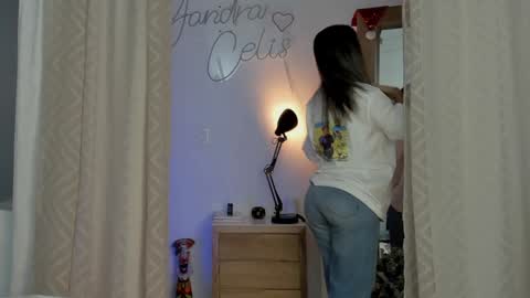 Snapshot of yandracelisoficial chatting on 01/18/25, 04:26 YANDRA CELIS online show from 01/18/25, 04:26