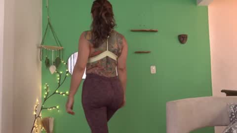 Snapshot of yandracelisoficial chatting on 06/22/26, 08:28 YANDRA CELIS online show from 06/22/26, 08:28