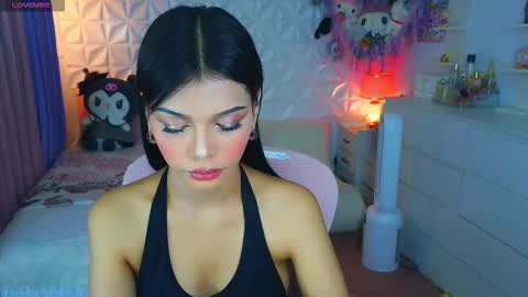 YANG AUDREY LONE online show from 10/03/25, 10:29