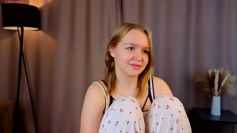 Kate online show from 10/20/25, 02:06