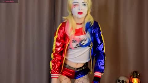 Kate online show from 10/31/25, 01:23