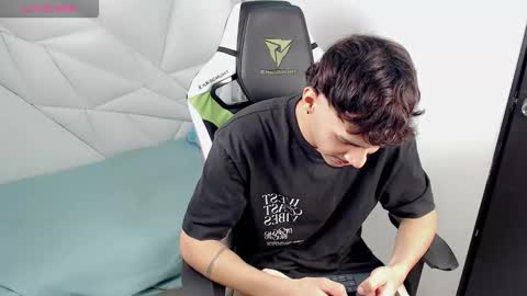 Snapshot of yankees_ chatting on 11/16/25, 03:34 DANILO P online show from 11/16/25, 03:34