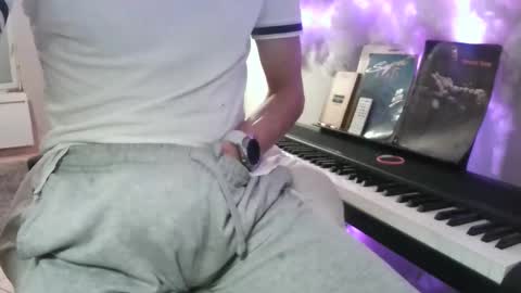 Snapshot of yannsolo8106 chatting on 10/28/25, 07:01 yannsolo8106 online show from 10/28/25, 07:01