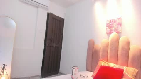 Snapshot of yara10_ chatting on 05/04/26, 12:12 yara10_ online show from 05/04/26, 12:12