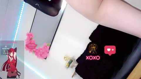 Snapshot of yara_atwan chatting on 12/22/25, 11:40 Yara online show from 12/22/25, 11:40