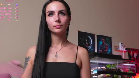 Snapshot of yaraliebe chatting on 05/20/26, 12:33 Yara online show from 05/20/26, 12:33