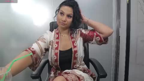 Snapshot of yaraxcox chatting on 07/05/26, 06:20 Yara online show from 07/05/26, 06:20
